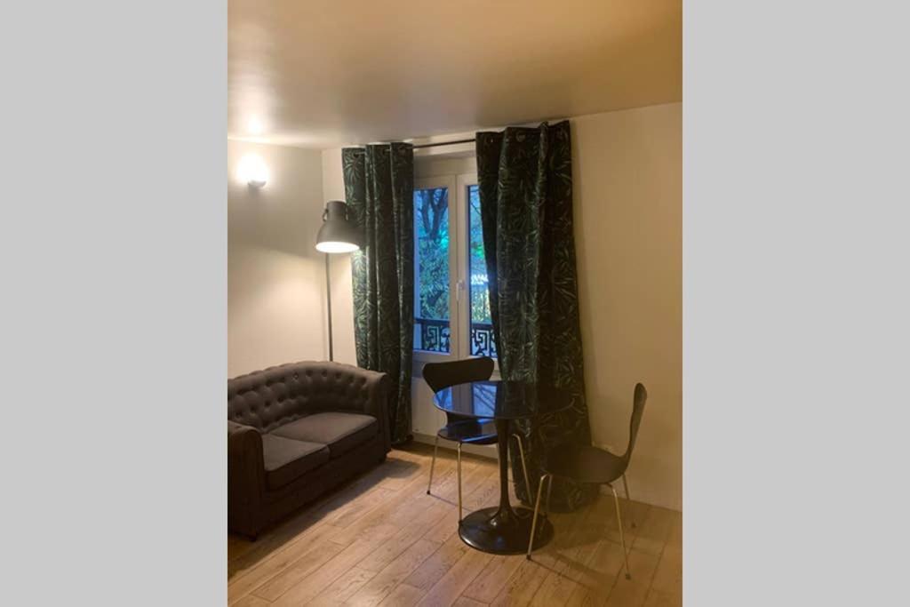Charming Le Marais Retro Appartement Parijs