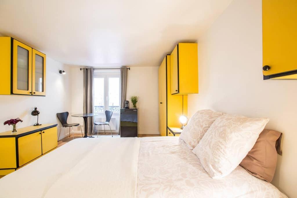 Charming Le Marais Retro Appartement