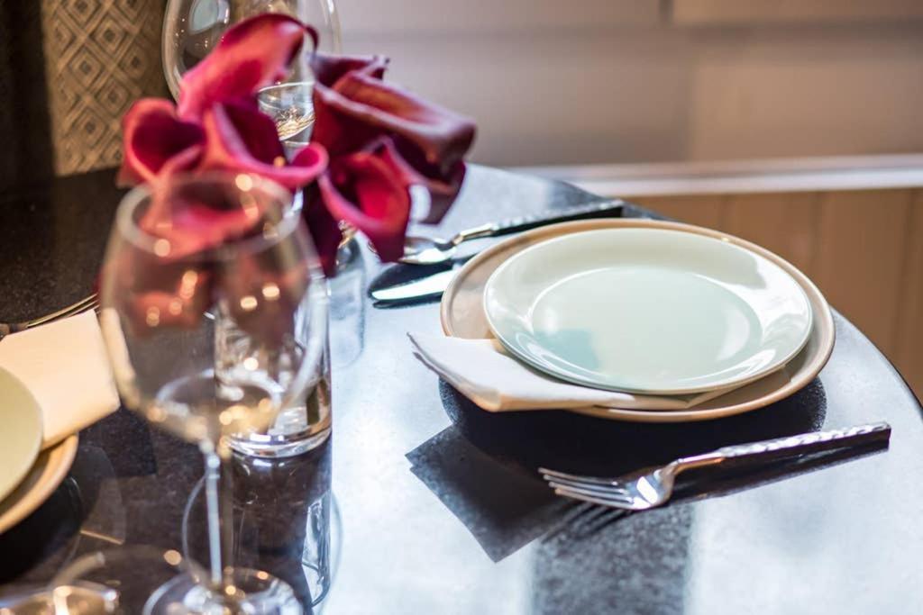 Charming Le Marais Retro Parijs